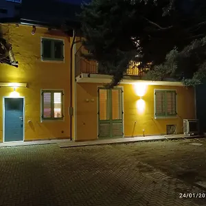Un Angolo A Milano... , Milano Italia